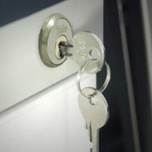 Cerraduras para Muebles y Herrajes